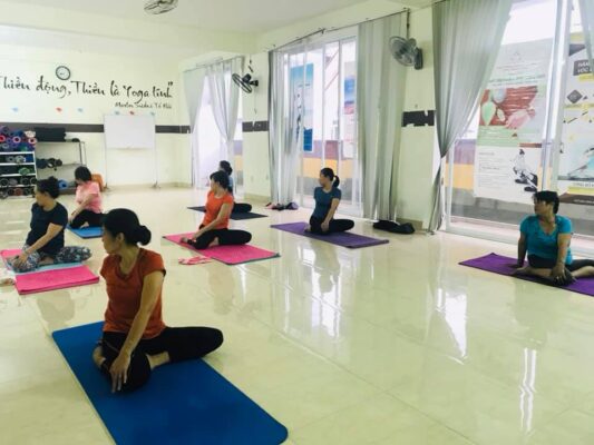 Phòng yoga tại Yoga và Thiền trái tim vàng